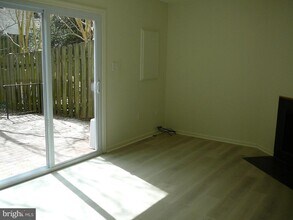 8607 Dellway Ln in Vienna, VA - Building Photo - Building Photo