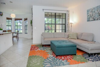 10373 Wellington Parc Dr in Wellington, FL - Building Photo - Building Photo