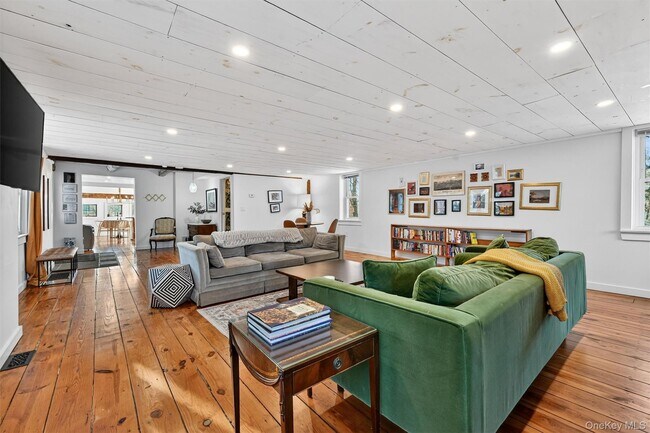 322 NY-94 in Warwick, NY - Building Photo - Building Photo