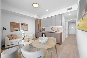 580 72nd St in Miami Beach, FL - Foto de edificio - Building Photo