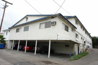 14047 Moorpark St in Sherman Oaks, CA - Foto de edificio - Building Photo