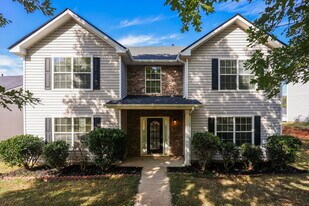 6891 Derby Ave in Fairburn, GA - Building Photo