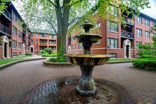4601 N Dover in Chicago, IL - Building Photo