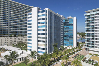 Crystal House in Miami Beach, FL - Building Photo - Building Photo