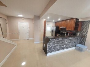 3745 NE 171 St-Unit -17 in North Miami Beach, FL - Building Photo - Building Photo
