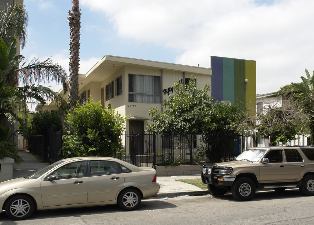 5822 Waring Ave in Los Angeles, CA - Building Photo