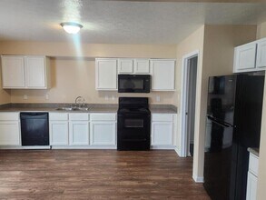 1204 Topp Creek Dr in Indianapolis, IN - Building Photo - Building Photo