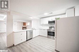 30 Brouwer Crescent in Wasaga Beach, ON - Building Photo - Building Photo