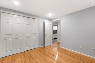 30 Peterborough St, Unit G in Boston, MA - Building Photo - Building Photo