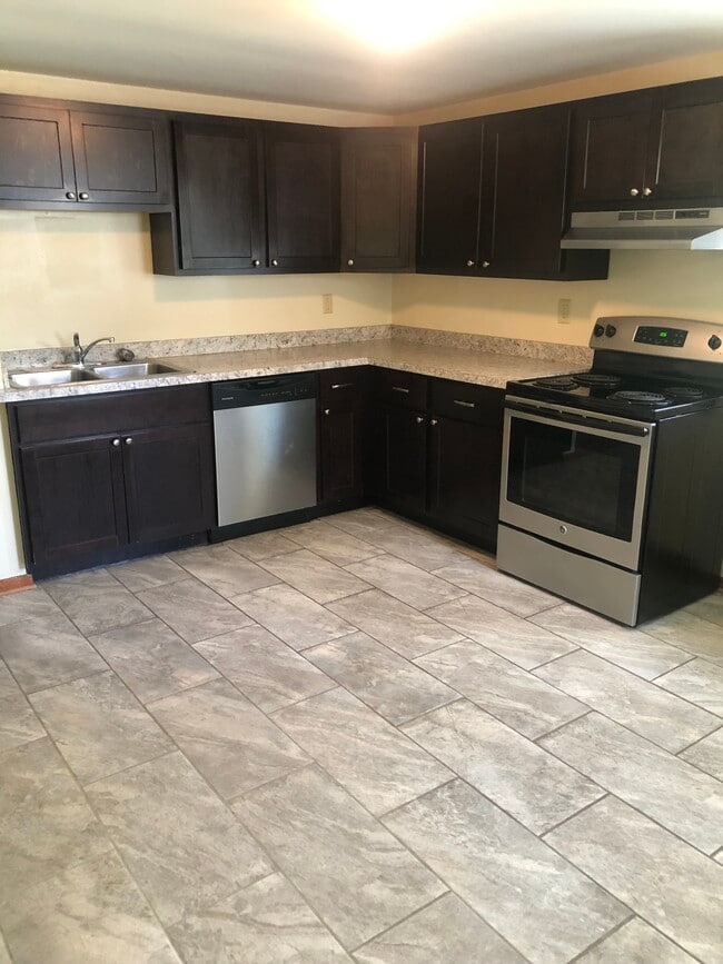 500 S Depeyster St in Kent, OH - Building Photo - Building Photo