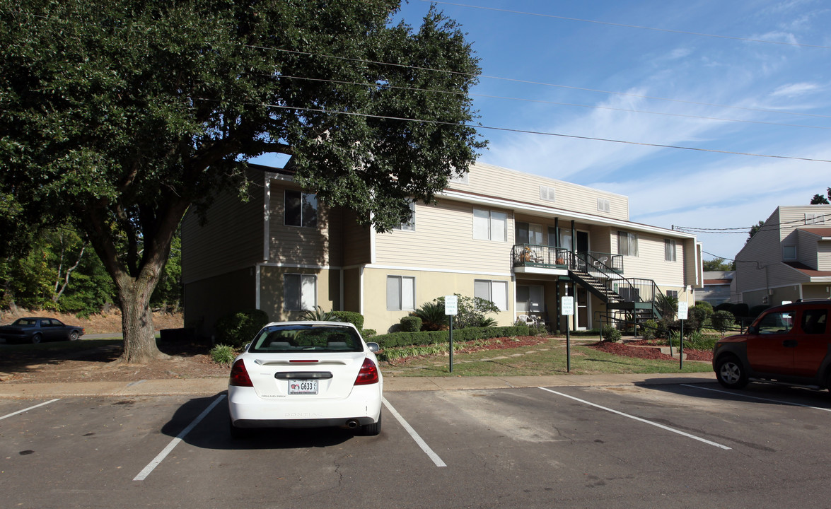 Pride Gardens Apartments in Flora, MS - Building Photo