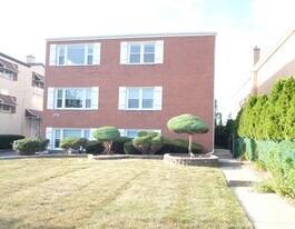 8418 W Oak Ave in Niles, IL - Building Photo