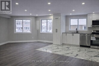 131 Camelia Ave in Ottawa, ON - Building Photo - Building Photo