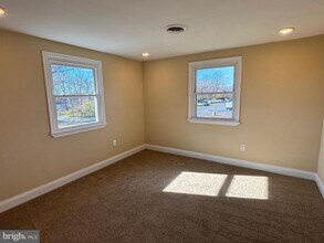 105 Cotta Ln in Martinsburg, WV - Building Photo - Building Photo