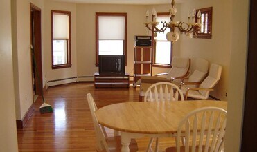 20 Amsden St, Unit 2A in Arlington, MA - Building Photo - Building Photo