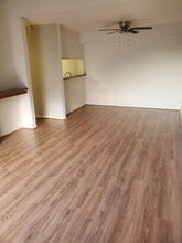 9090 S Braeswood Blvd in Houston, TX - Building Photo - Building Photo