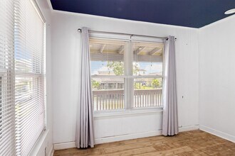 370 Ling St in Bayou Vista, TX - Foto de edificio - Building Photo