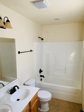 124 Booker Rd-Unit -A in Waynesville, MO - Foto de edificio - Building Photo