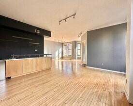 108 W Wells St in Milwaukee, WI - Building Photo - Building Photo