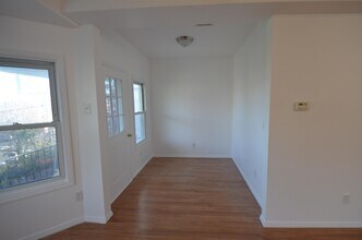 211 Duncan Ave in Jersey City, NJ - Building Photo - Building Photo