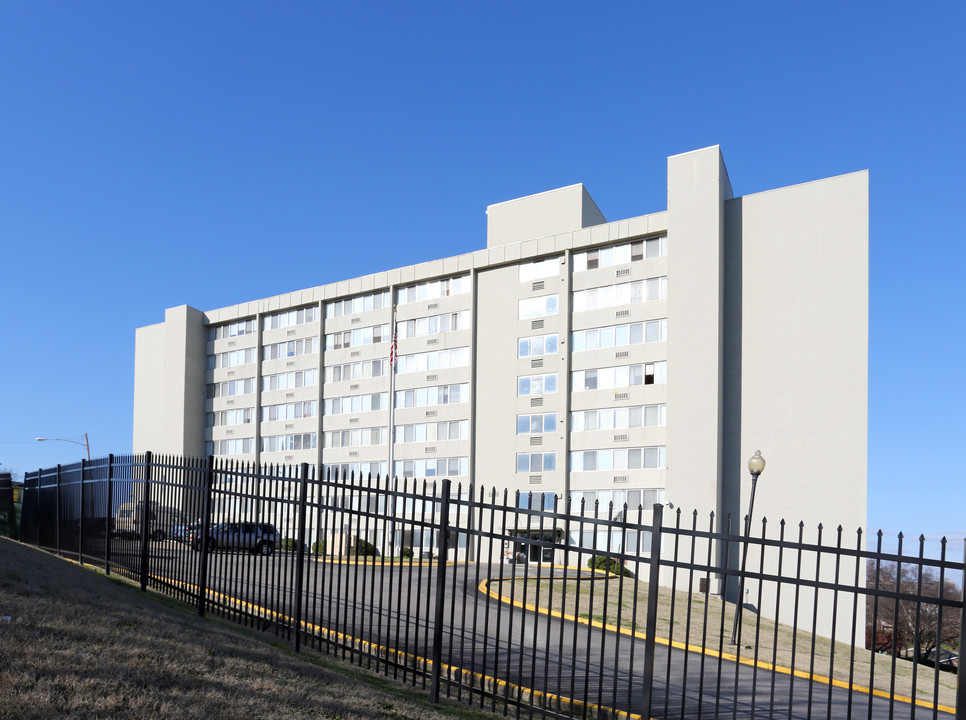 Wedgewood Towers in Nashville, TN - Building Photo