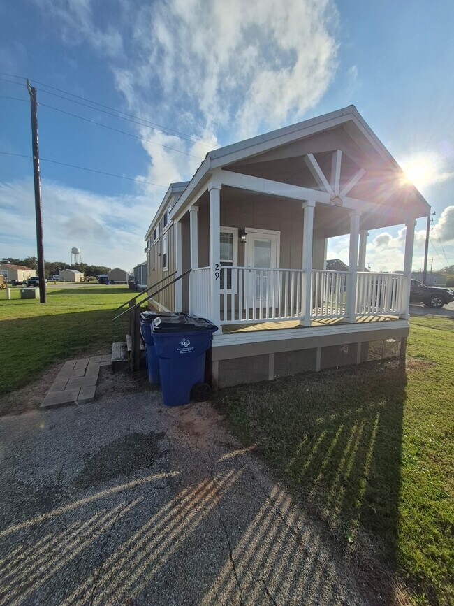 3127 Maverick Lp in Oyster Creek, TX - Building Photo - Building Photo