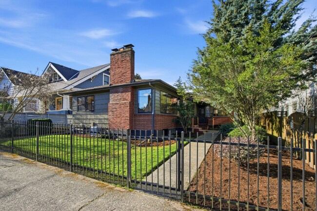 5845 NE 30th Ave, Unit 5845 NE 30th Ave in Portland, OR - Building Photo - Building Photo