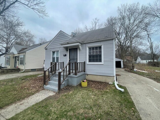 property at 18966 Lahser Rd