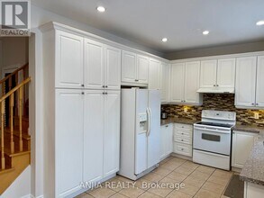 17 Ambercroft St in Markham, ON - Building Photo - Building Photo