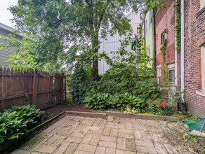 5139 Carnegie St, Unit 1 in Pittsburgh, PA - Building Photo - Building Photo