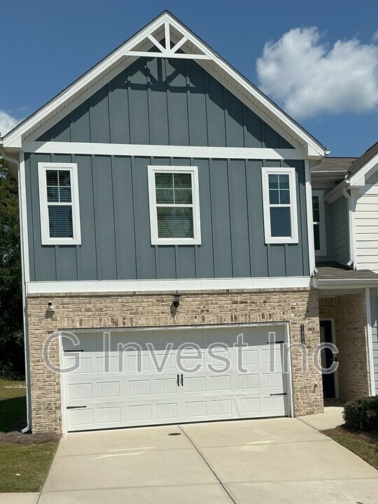 7484 Knoll Hollow Rd in Lithonia, GA - Building Photo