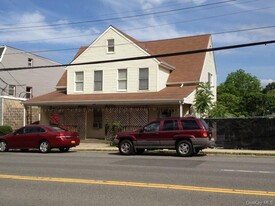 829 W Boston Post Rd in Mamaroneck, NY - Building Photo