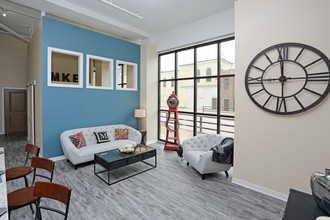 The Artisan Lofts Apartments in Milwaukee, WI - Building Photo - Interior Photo