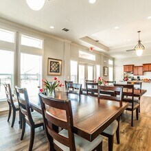 809 E Briggs Dr in Macon, MO - Building Photo - Building Photo