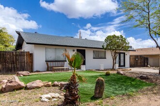 1985 S Plaza Dr in Apache Junction, AZ - Building Photo - Building Photo
