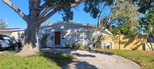 4027 Huntington St NE in St. Petersburg, FL - Building Photo - Building Photo