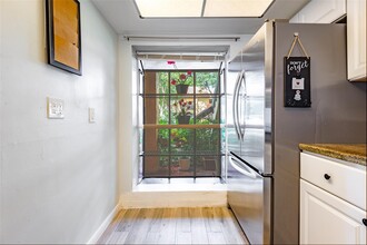 2225 SW 15th St, Unit UPDATED #231 in Deerfield Beach, FL - Foto de edificio - Building Photo