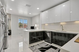 6584 Villa Sonrisa Dr in Boca Raton, FL - Building Photo - Building Photo