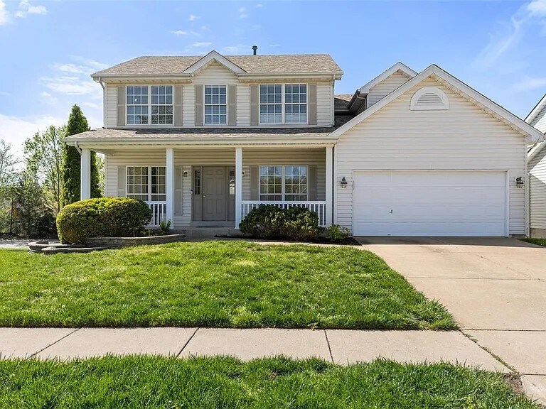 605 Thornridge Dr in O'Fallon, MO - Building Photo