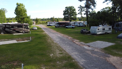 Branching Pines in Fort Mitchell, AL - Building Photo - Building Photo