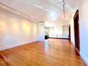 12 Lawrence Rd in Brookline, MA - Building Photo - Building Photo