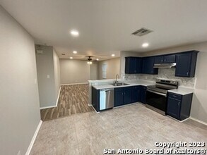 14231 Yellow Warbler in San Antonio, TX - Building Photo - Building Photo