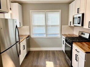 109 Unger Ave, Unit Upper in Buffalo, NY - Foto de edificio - Building Photo