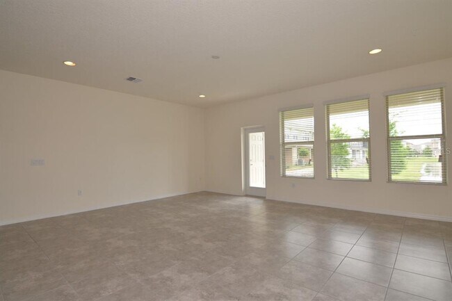 417 Merry Brook Cir in Sanford, FL - Building Photo - Building Photo
