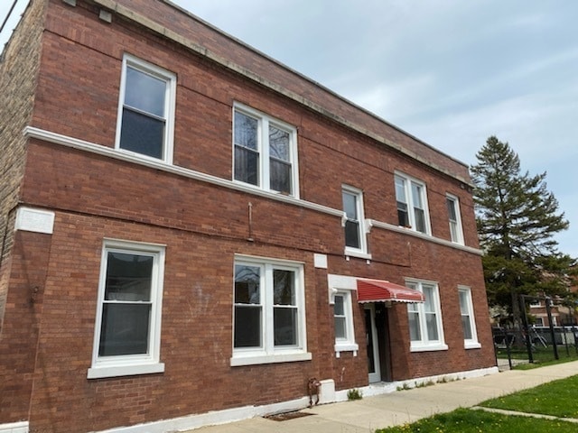 2656 S Kolin Ave, Unit 1R in Chicago, IL - Building Photo