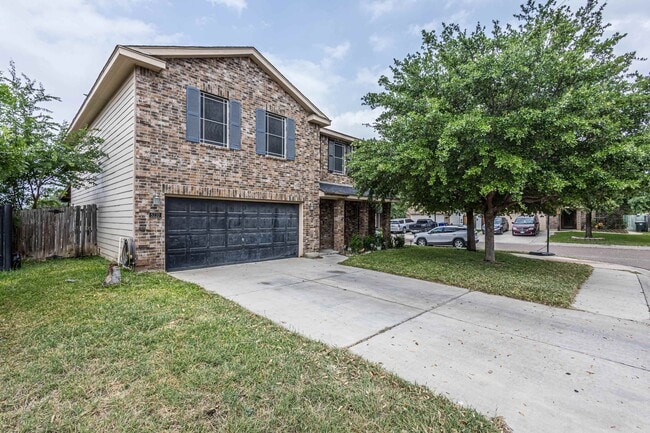 5220 Feria Dr in Laredo, TX - Building Photo - Building Photo