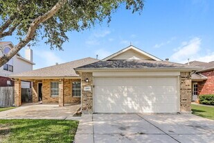 4815 Chase More Dr in Bacliff, TX - Building Photo