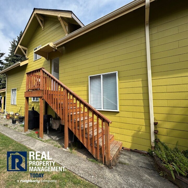 1651 S 35th St in Tacoma, WA - Building Photo