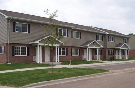 HighPointe Townhomes in Tea, SD - Foto de edificio