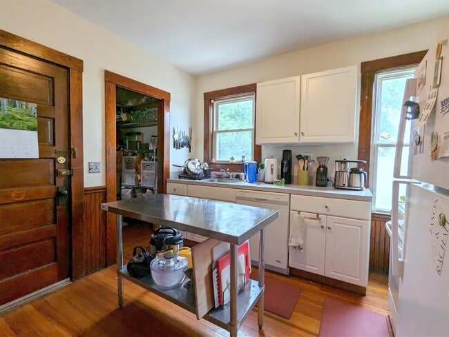 95 Lowell St, Unit 1A in Somerville, MA - Building Photo - Building Photo